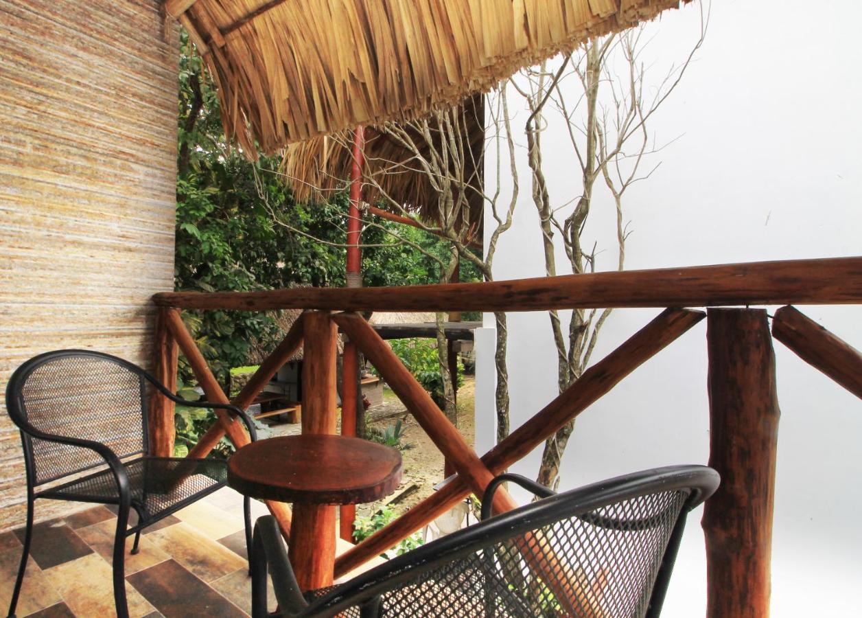 Hotel Pancho Villas Bacalar - Free Bikes And Paddles Exterior foto